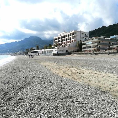 Oltremare Taormina Letojanni Apartment Exterior photo
